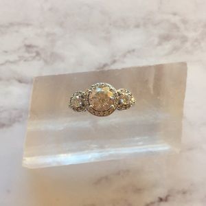 New 925 Sterling Silver Ring with 3 Stunning CZ Stones & High Quality Setting 7